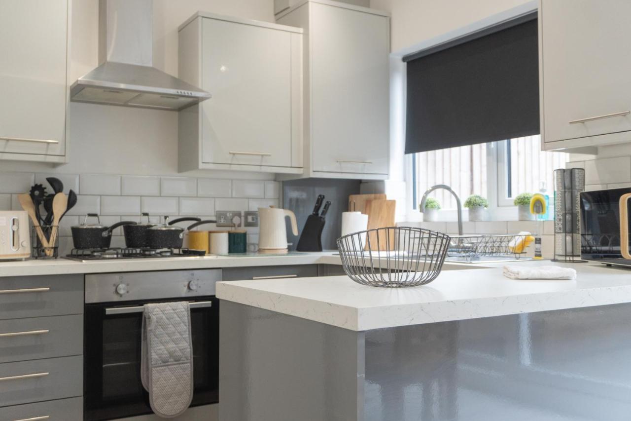 Sheldon House 3 Bed Cosy Home Nr Jlr & Nec Bagian luar foto