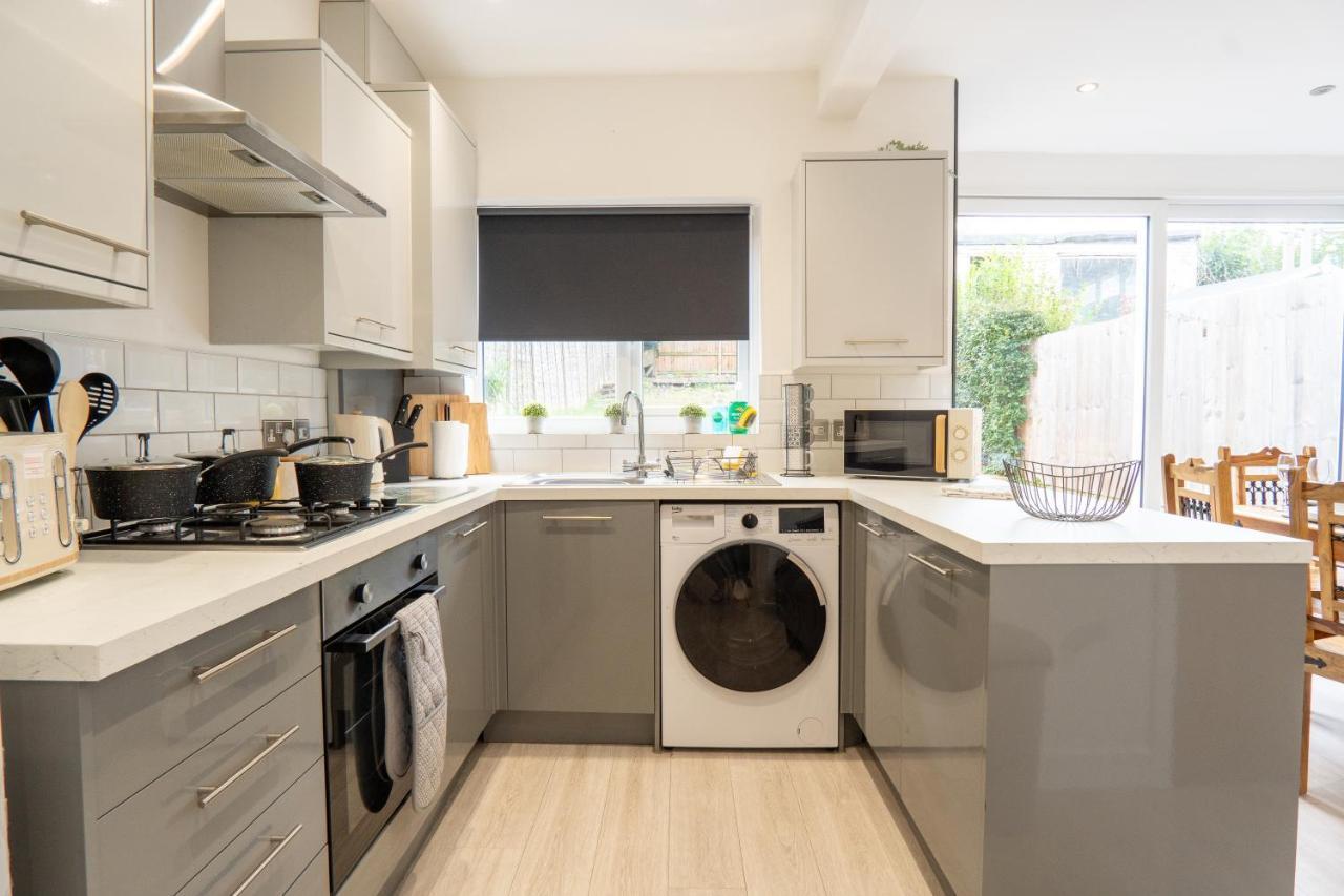 Sheldon House 3 Bed Cosy Home Nr Jlr & Nec Bagian luar foto