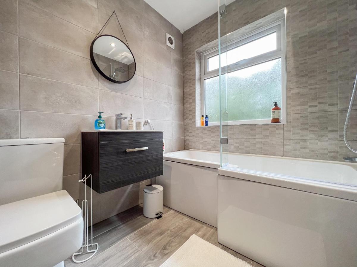Sheldon House 3 Bed Cosy Home Nr Jlr & Nec Bagian luar foto