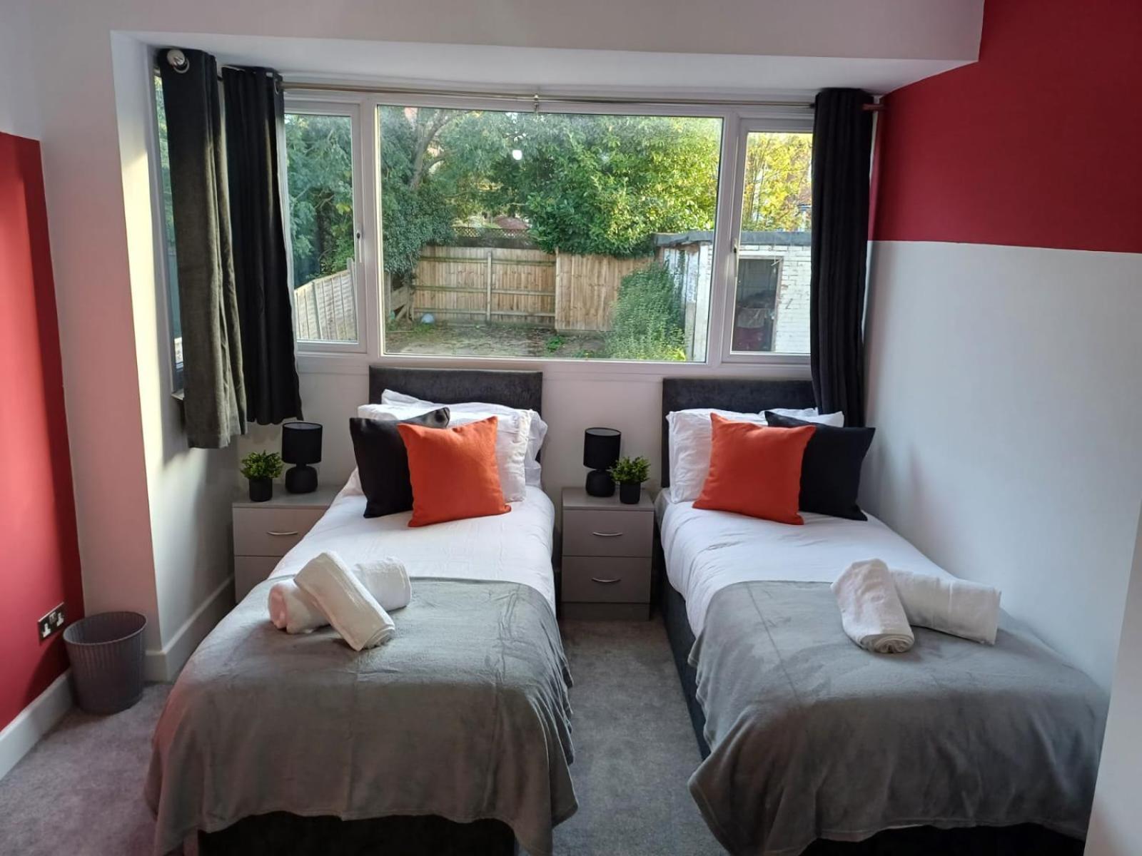Sheldon House 3 Bed Cosy Home Nr Jlr & Nec Ruang foto
